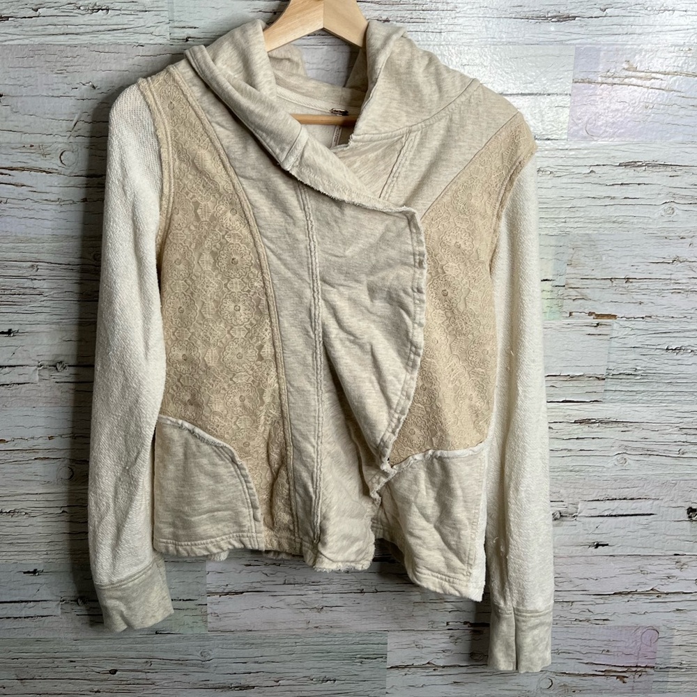 Free people tan hoodie sweater cream size medium jacket